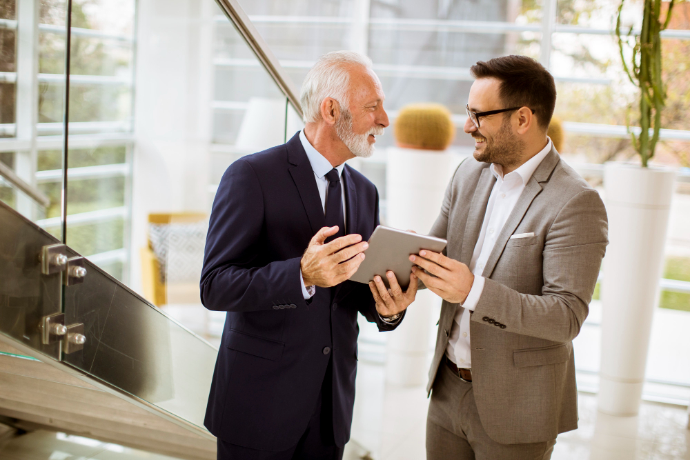 Es más que un cambio; es un impulso que lleva a las organizaciones a nuevos horizontes de crecimiento, eficiencia y competitividad. Es, en pocas palabras, el motor que permite a las empresas despegar hacia el futuro, con la seguridad de contar con una herramienta diseñada para evolucionar al ritmo de sus necesidades